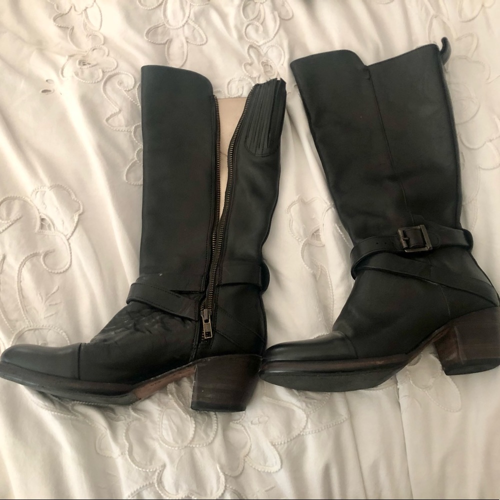 Black Leather Seal of the Sutro Boots